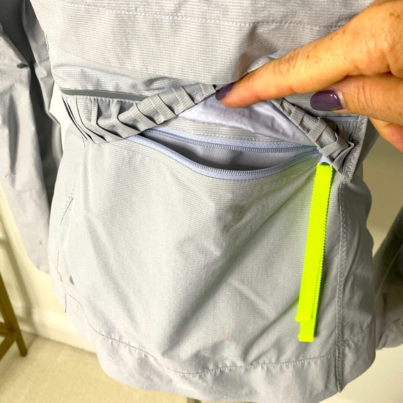 LULULEMON RUNNING JACKET - Picture 3 of 6